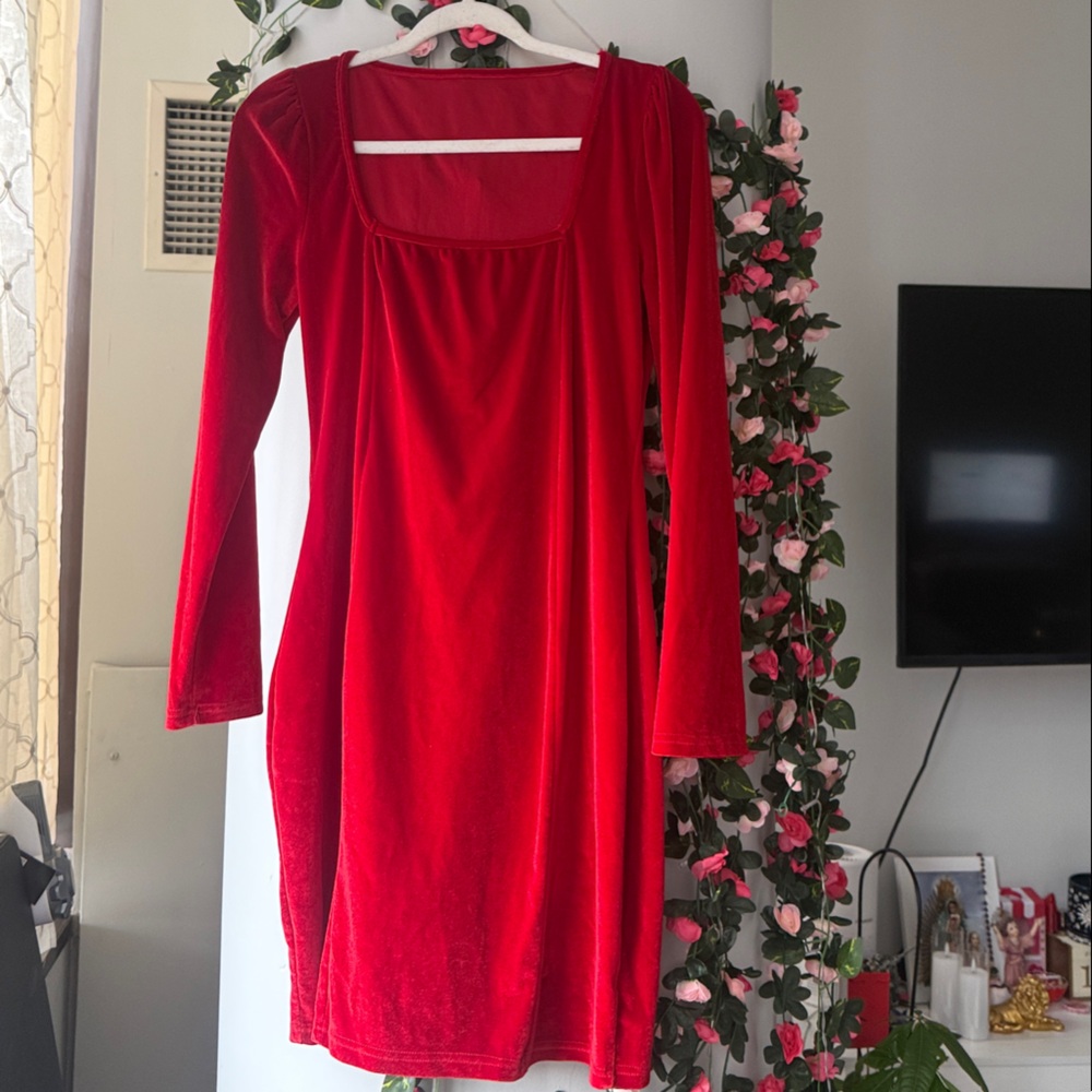 Red Velvet Long Sleeve Square Neck Dress